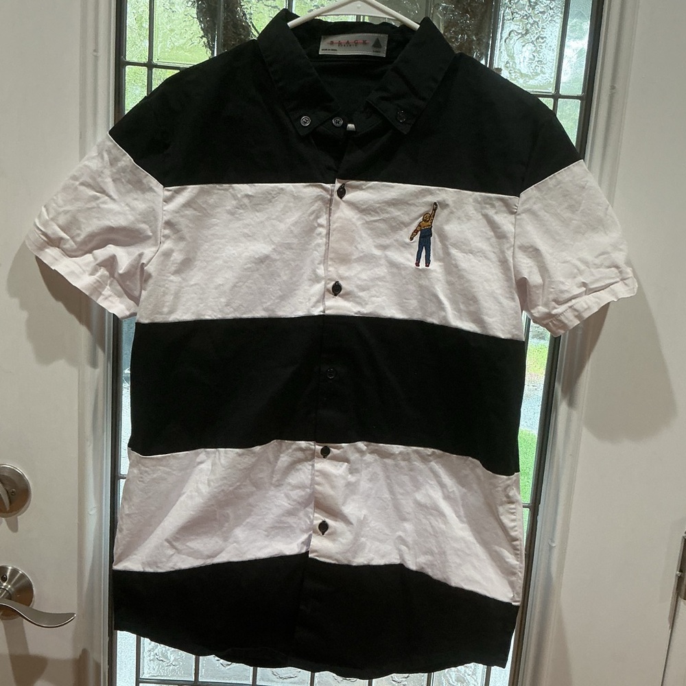 Black Pyramid Men’s Black and White Large Casual Short Sleeve Button Down Shirt